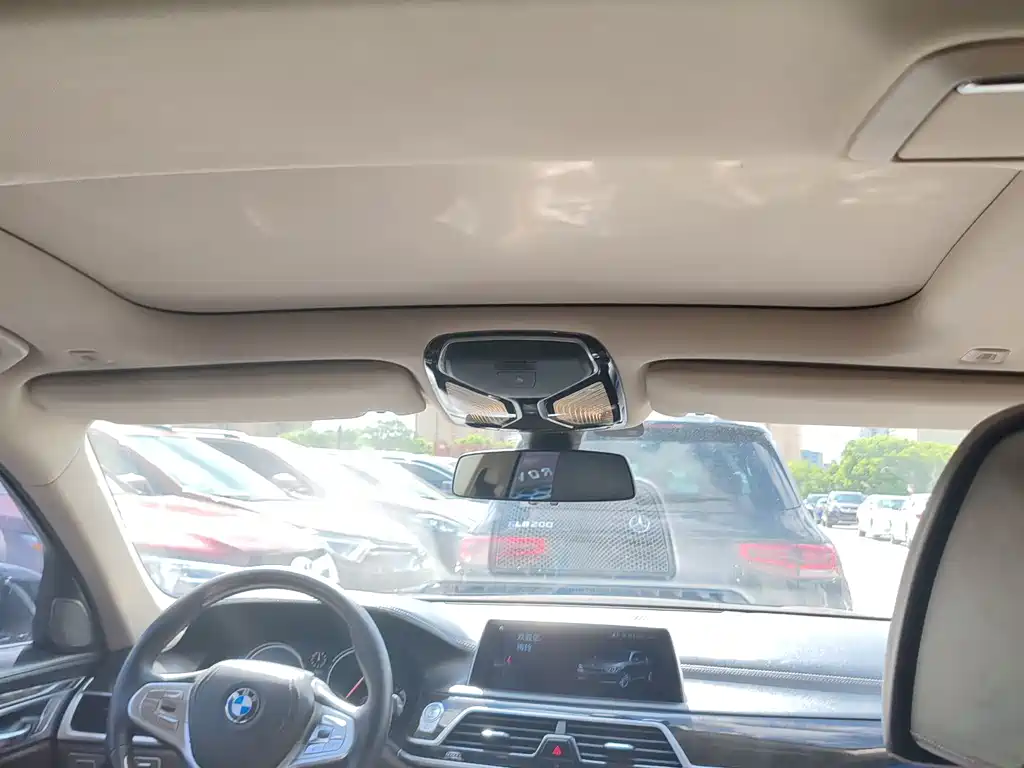BMW 7 Series 2016 — фото 18