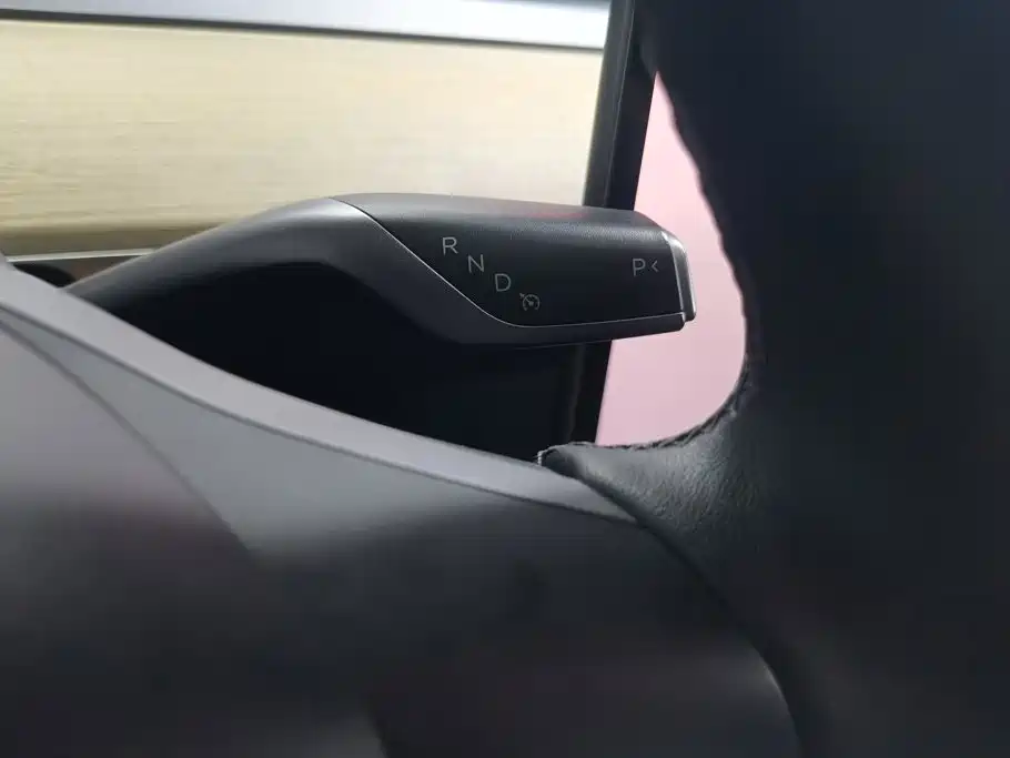 Tesla Model Y 2023 — фото 16
