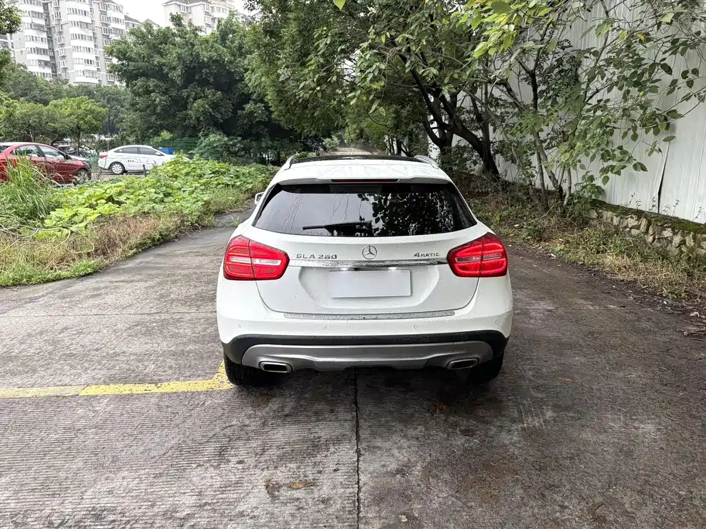 Mercedes-Benz GLA 2016
