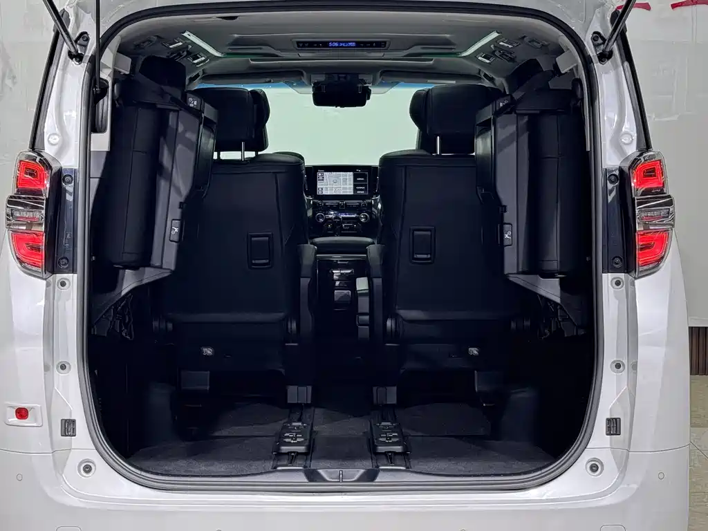 Toyota Vellfire 2021 — фото 21