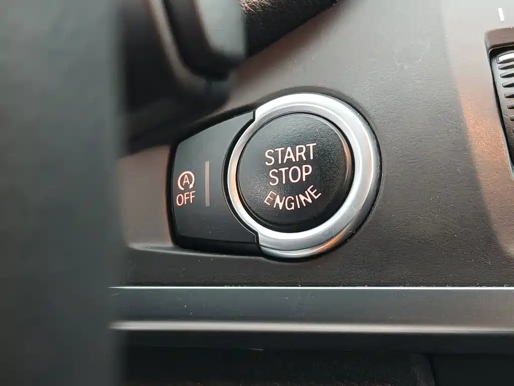 BMW X3 2012 — фото 11