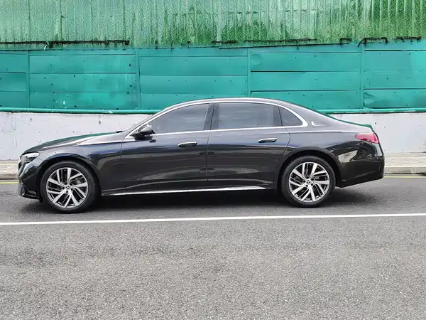 Mercedes-Benz E-Class 2025