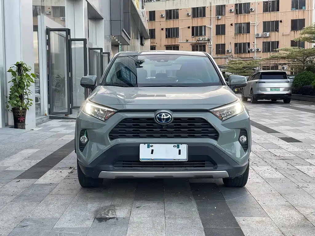 Toyota RAV4 2021 — фото 22