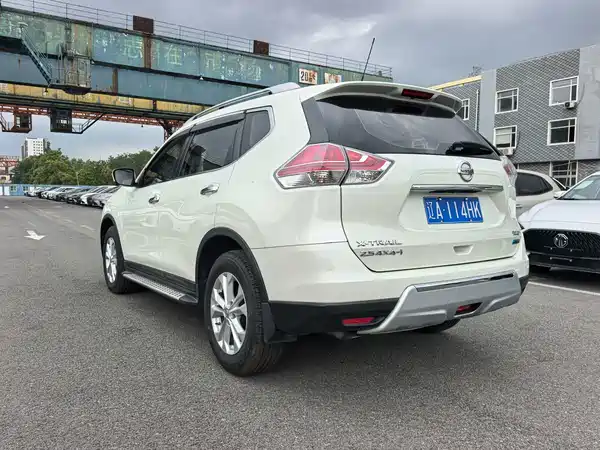 Nissan X-Trail 2015