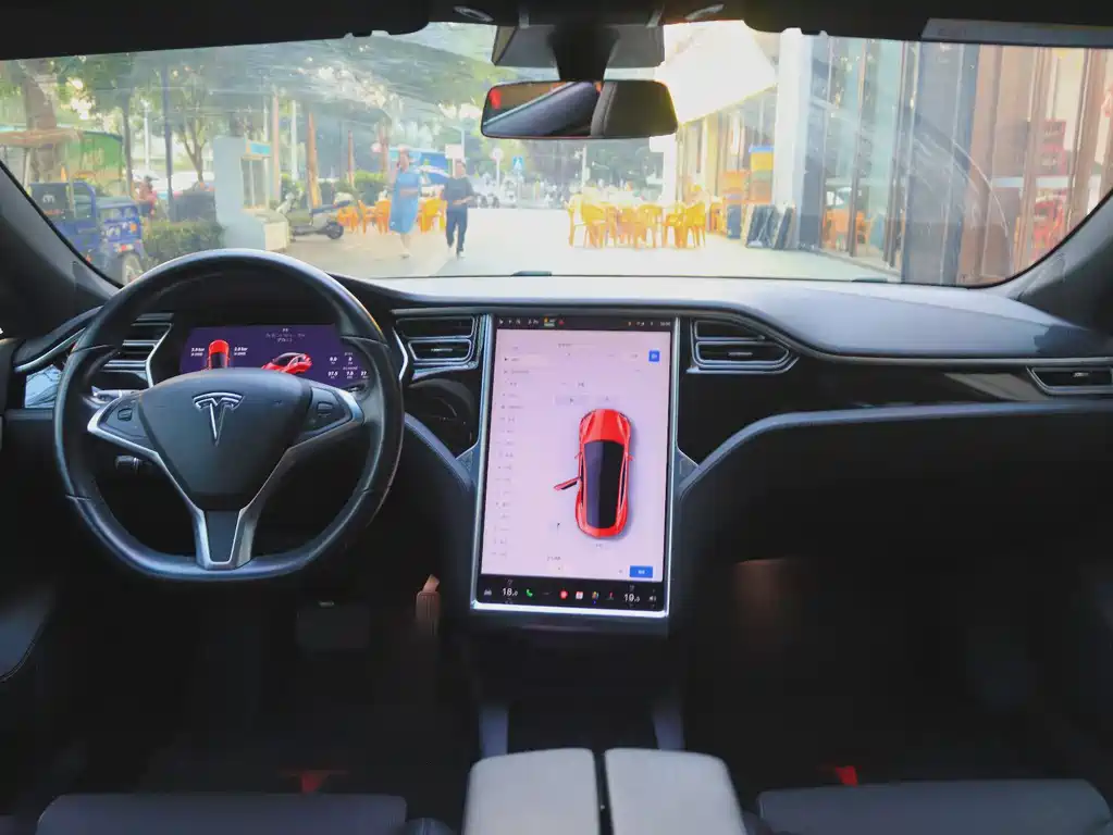Tesla Model S 2018 — фото 7