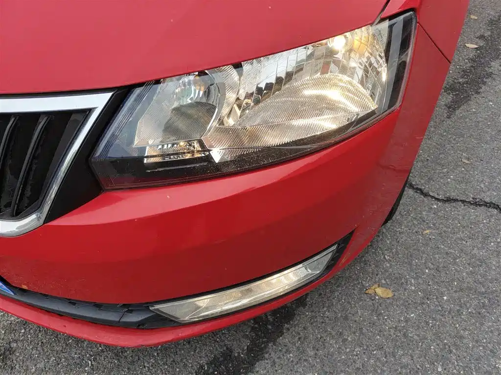 Skoda Rapid Spaceback 2015 — фото 18