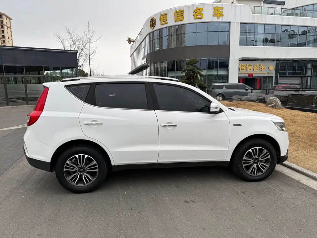 Geely Vision X6 2017 — фото 10