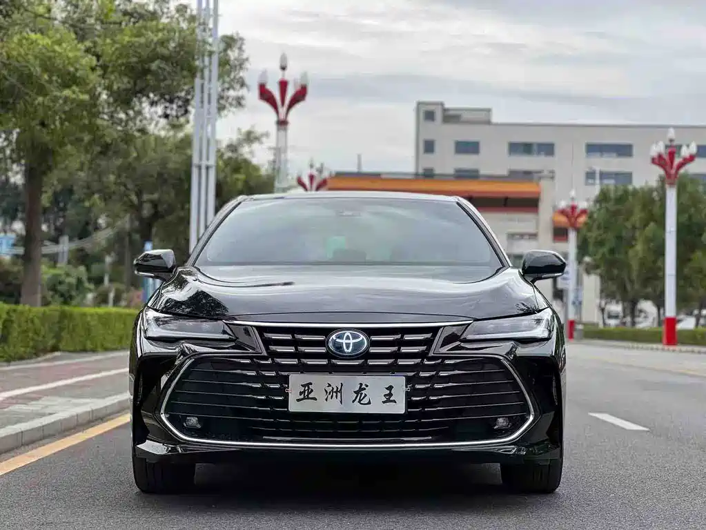 Toyota Avalon 2023 — фото 2