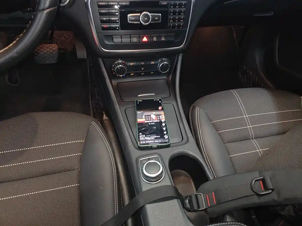 Mercedes-Benz A-Class 2015 — фото 14