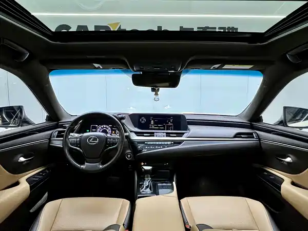 Lexus ES 2018