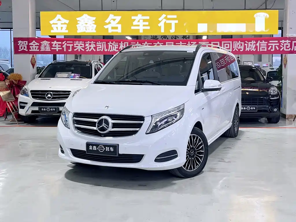 Mercedes-Benz V-Class 2018 — фото 1