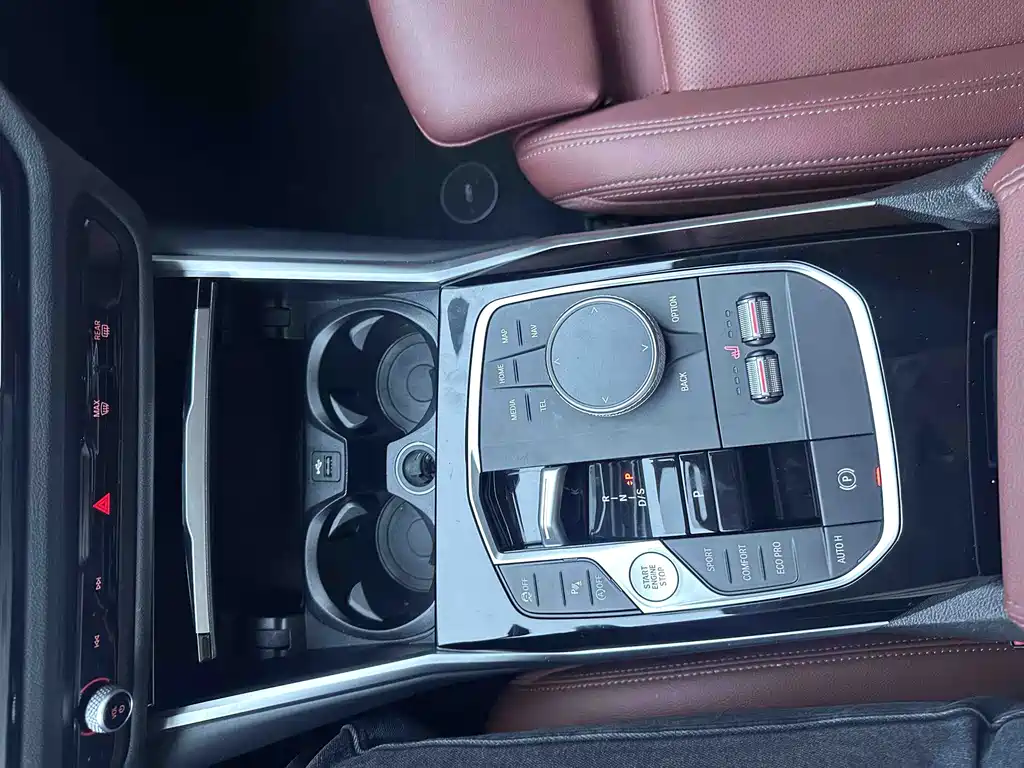 BMW 3 Series 2023 — фото 16