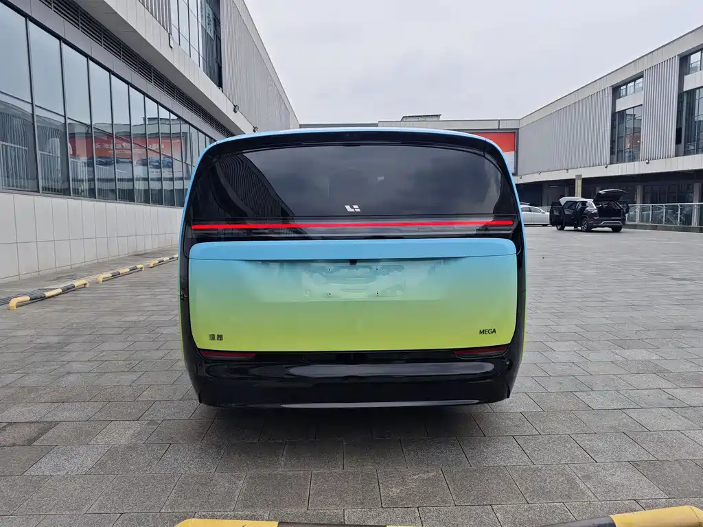 Li Auto Li MEGA 2025
