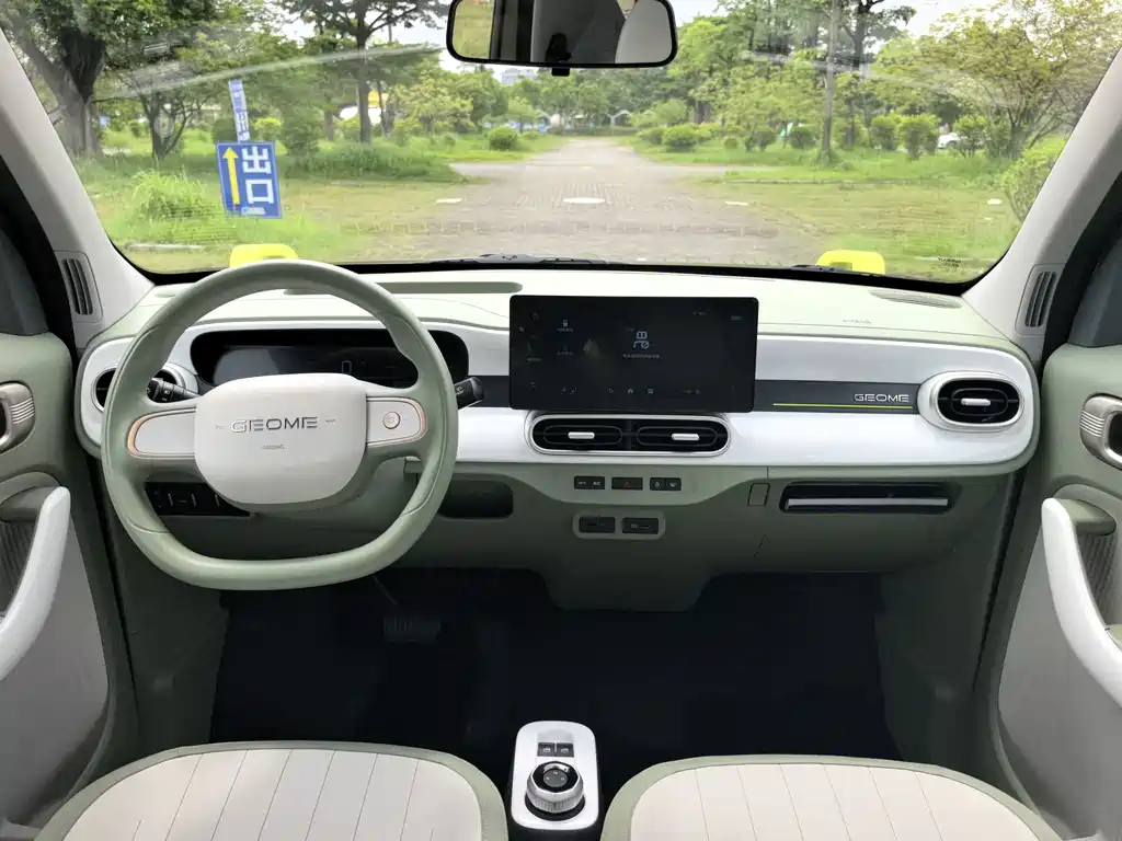 Geely Galaxy Panda 2025 — фото 15