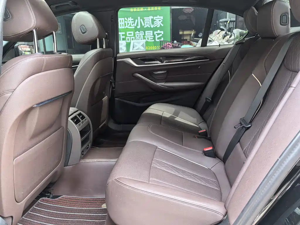 BMW 5 Series 2023 — фото 10