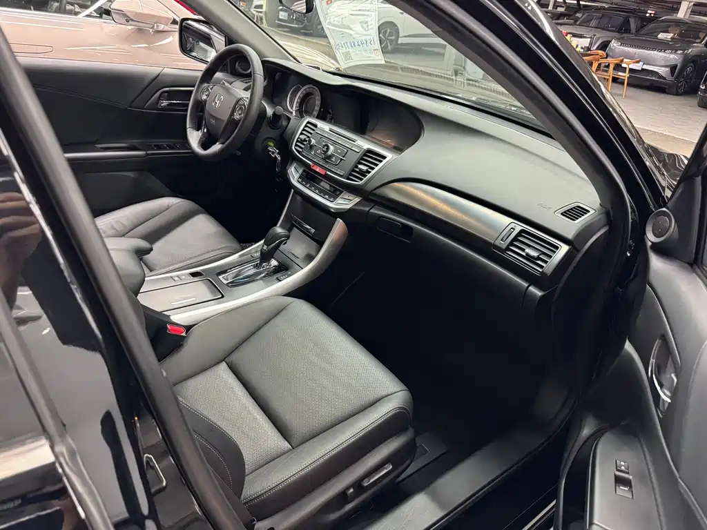 Honda Accord 2015 — фото 14