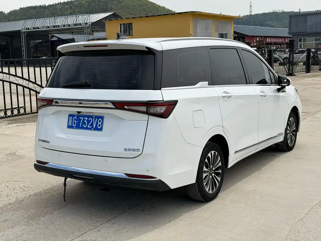 Wuling Jiachen 2023 — фото 15