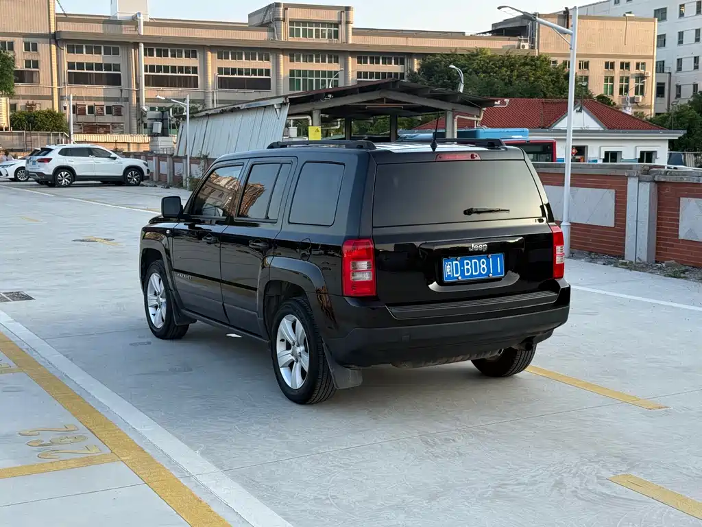Jeep Patriot 2015 — фото 6