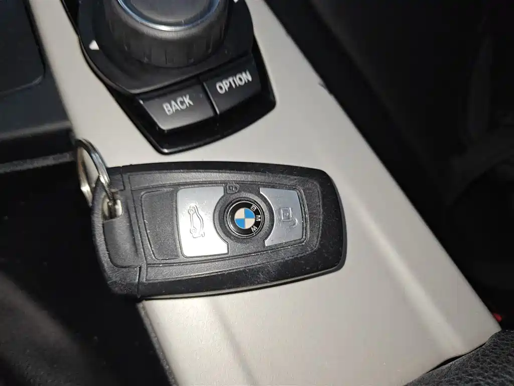 BMW 3 Series GT 2017 — фото 9