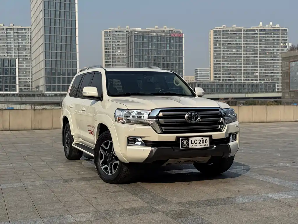 Toyota Land Cruiser 2019 — фото 3