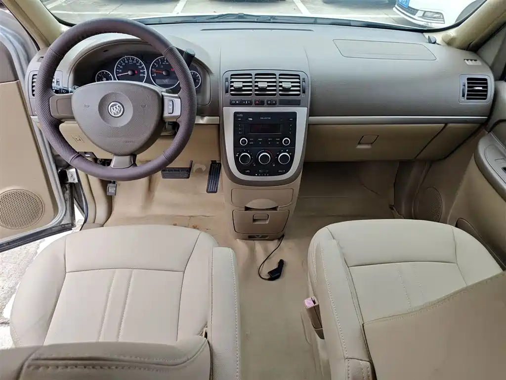 Buick GL8 2015 — фото 10