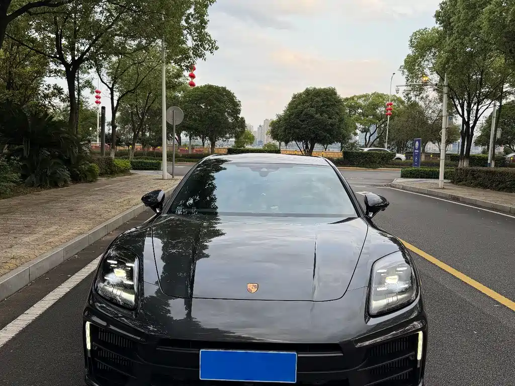 Porsche Panamera 2025