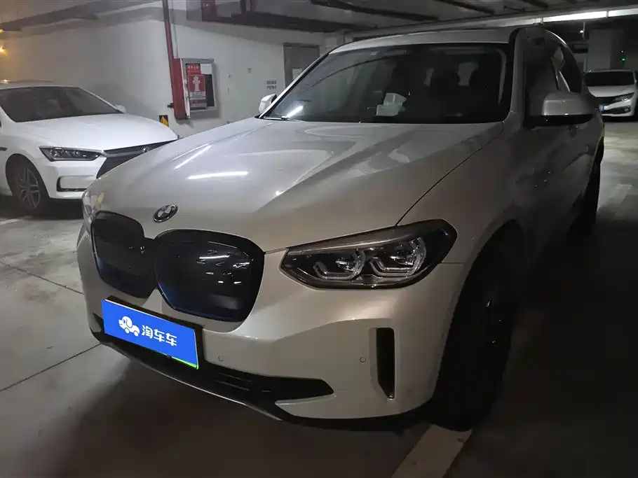 BMW iX3 2021