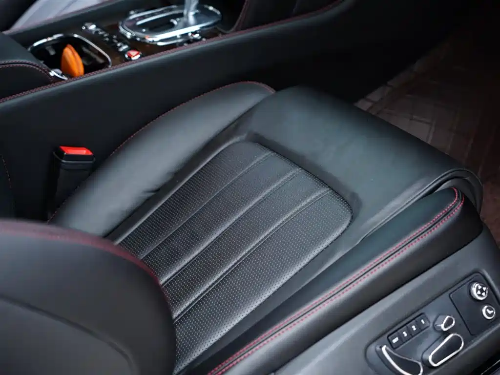 Bentley Continental 2013 — фото 34