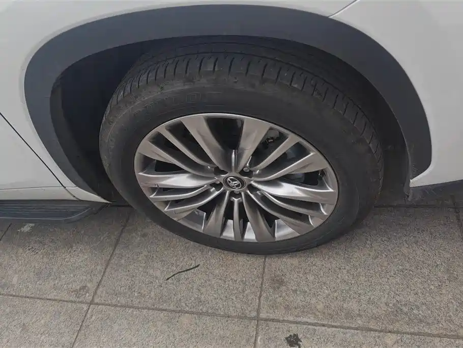 Toyota Highlander 2025