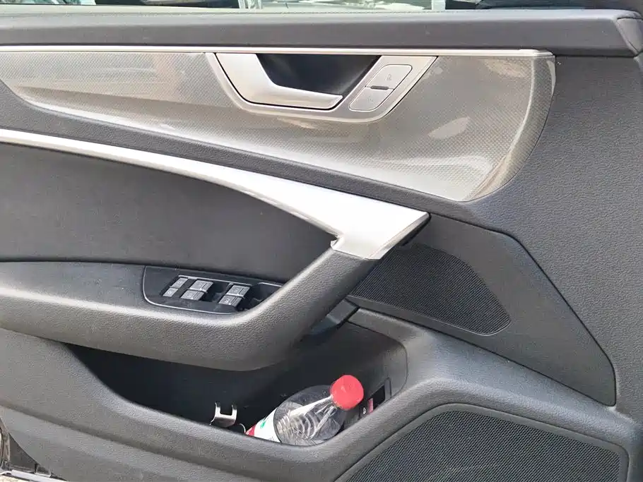 Audi A6L 2023