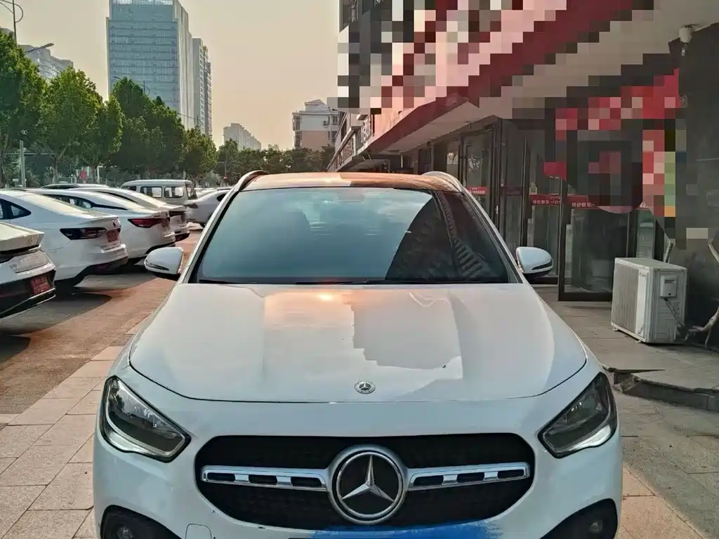 Mercedes-Benz GLA 2021