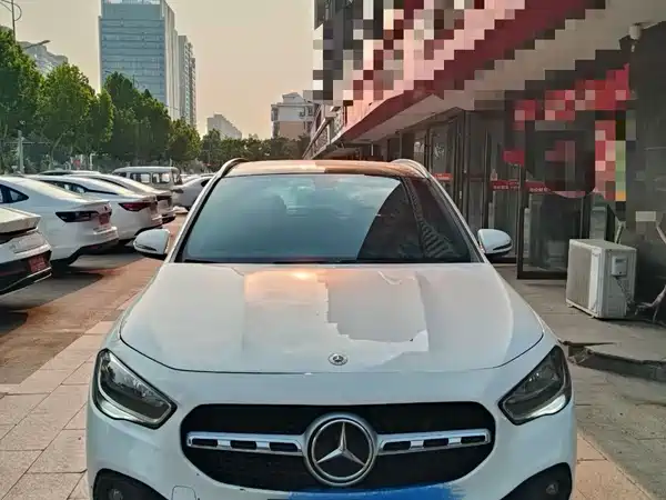 Mercedes-Benz GLA 2021