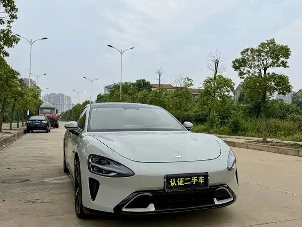 Xiaomi SU7 2025