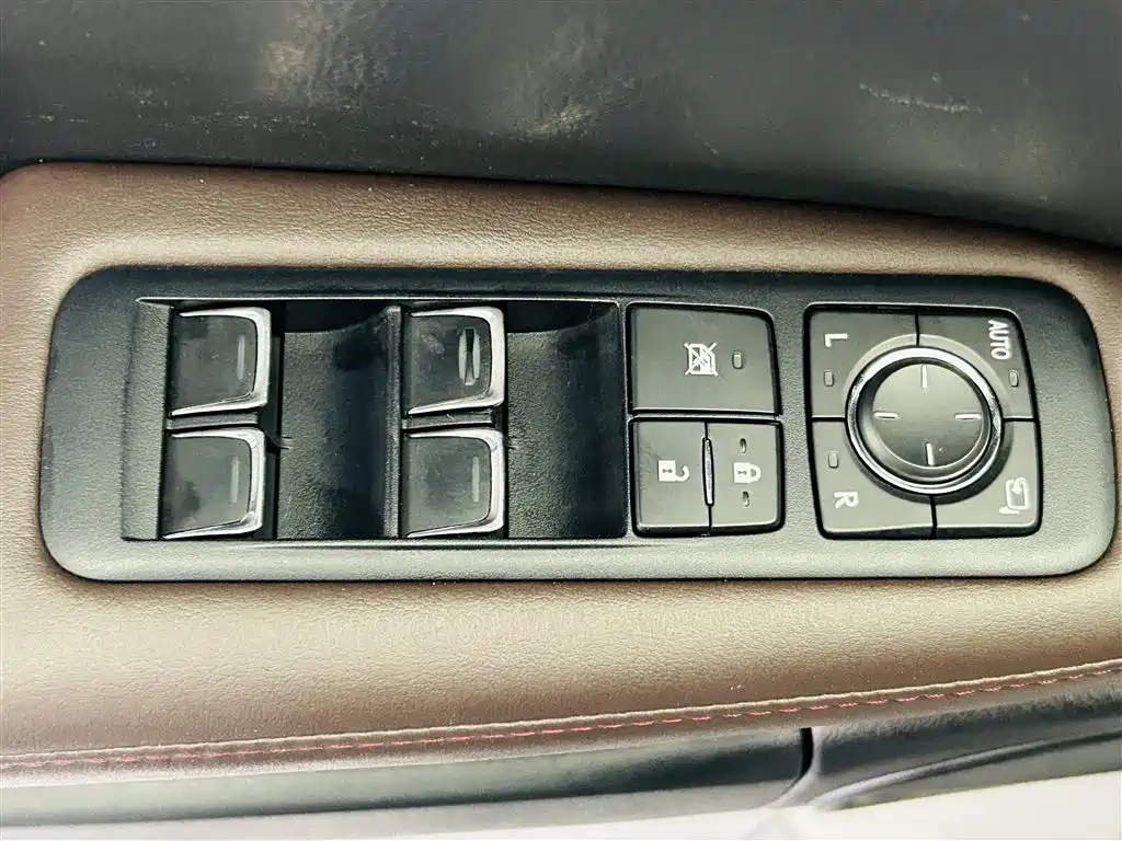Lexus RX 2016 — фото 18