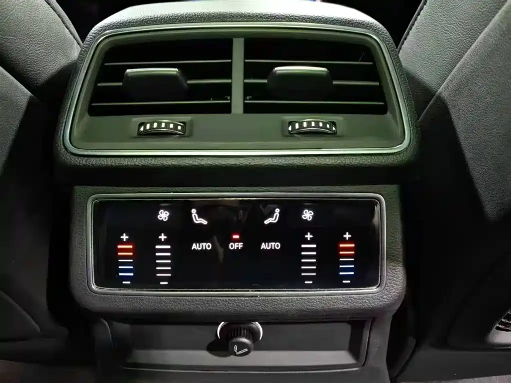 Audi A6L New Energy 2021 — фото 12