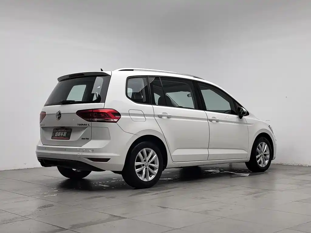 Volkswagen Touran 2016 — фото 2