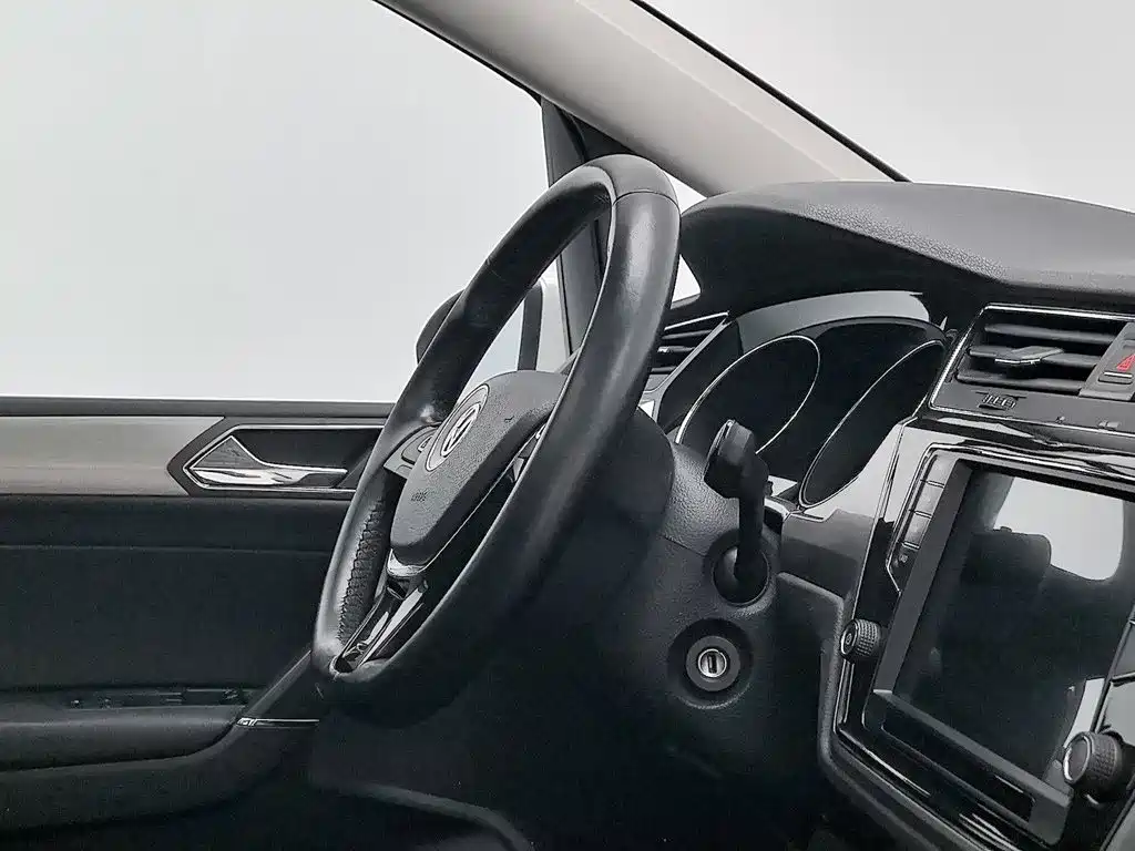Volkswagen Touran 2016 — фото 22