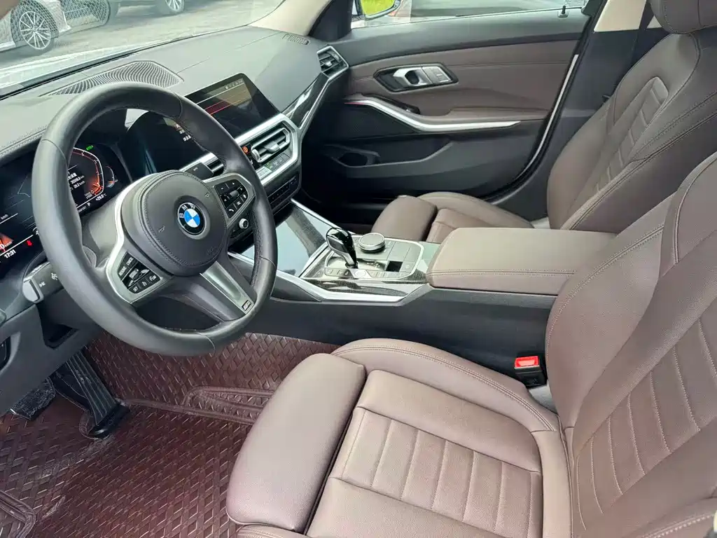 BMW 3 Series 2021 — фото 11