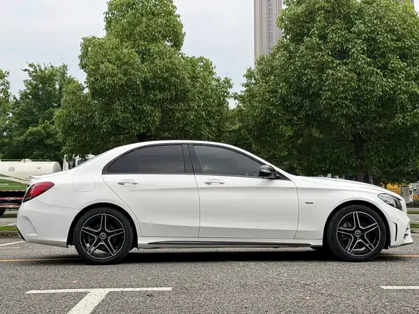 Mercedes-Benz C-Class 2021