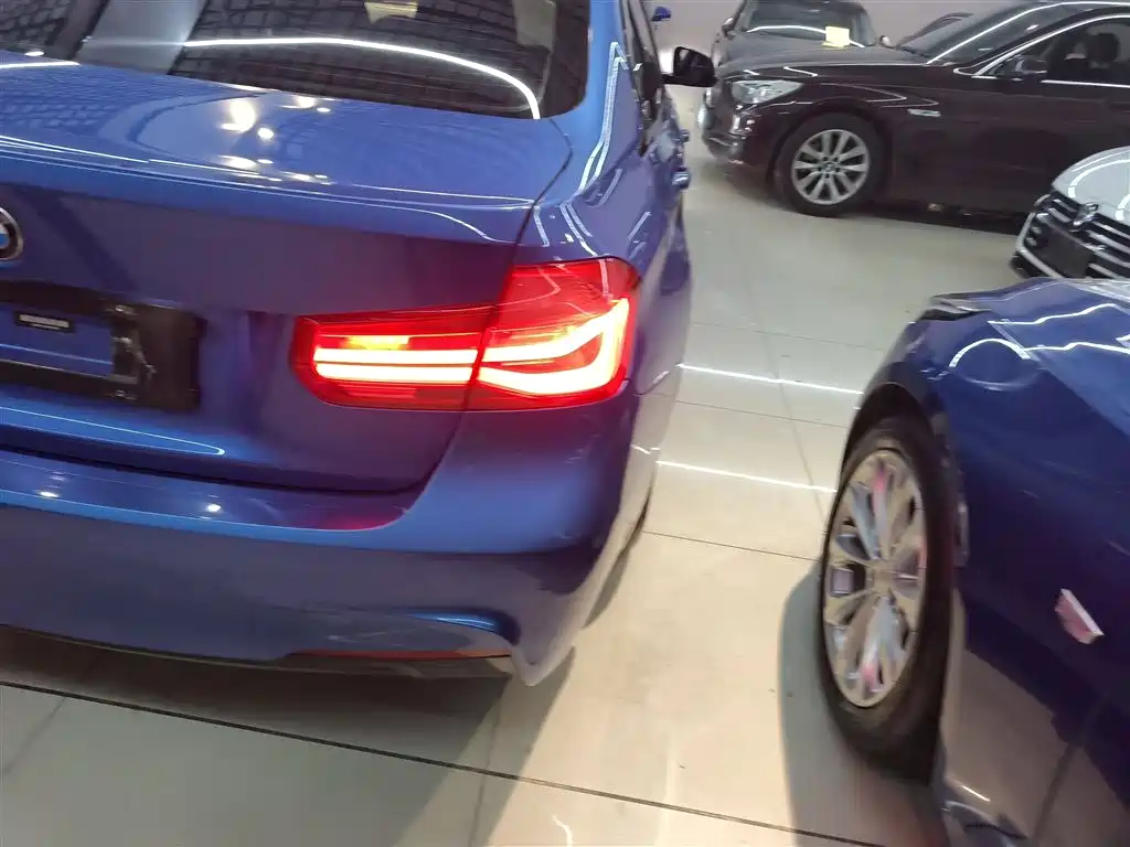 BMW 3 Series 2017 — фото 24