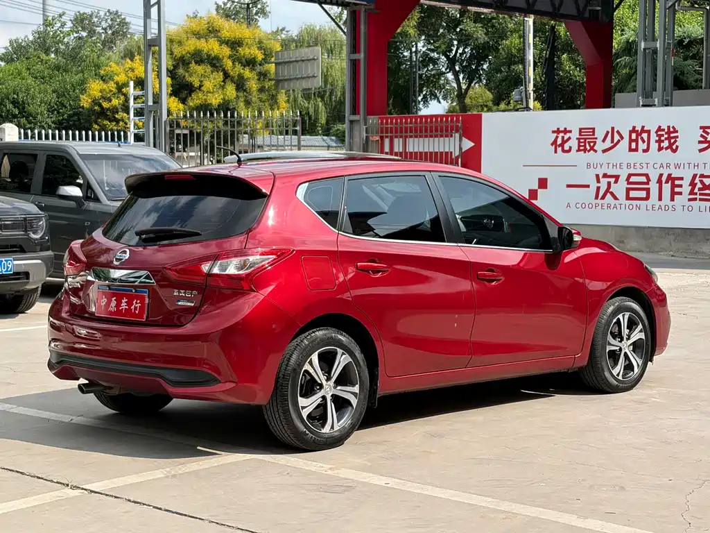 Nissan Tiida 2017 — фото 16