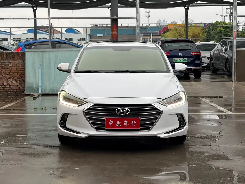 Hyundai Elantra 2018 — фото 2