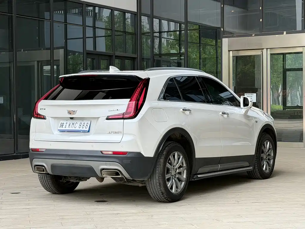 Cadillac XT4 2021 — фото 6