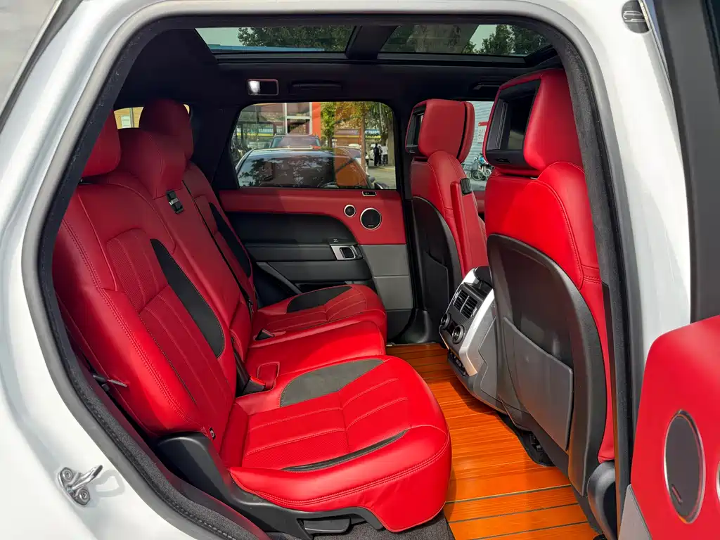 Land Rover Sport 2020 — фото 12