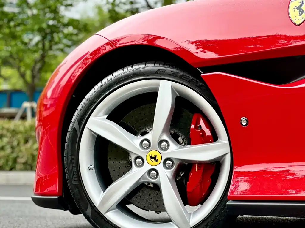 Ferrari Portofino 2020 — фото 23
