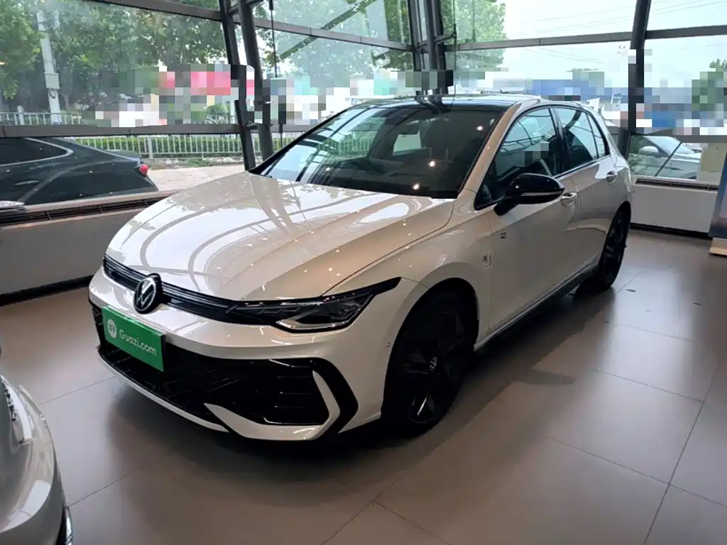 Volkswagen Golf 2025