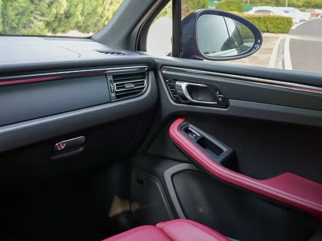 Porsche Macan 2025 — фото 13