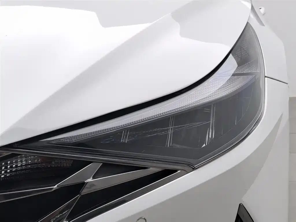 Hyundai Elantra 2023
