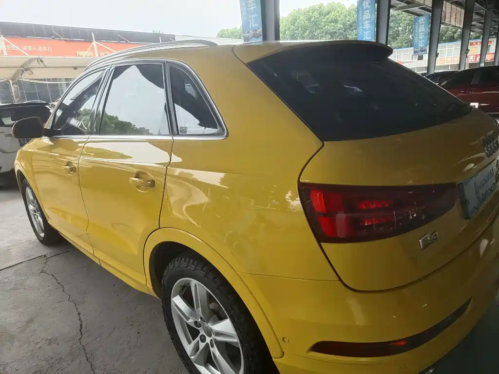 Audi Q3 2016 — фото 11