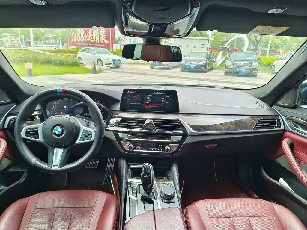 BMW 5 Series 2020 — фото 16